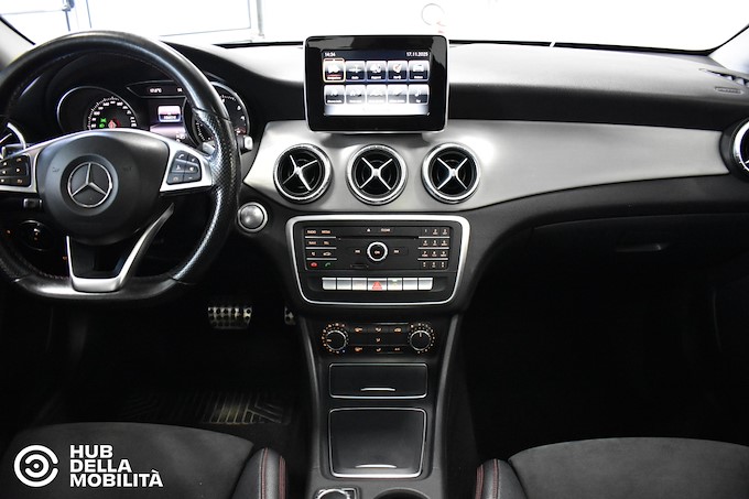 MERCEDES-BENZ CLA 180 d Automatic Premium